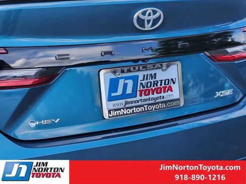 Used 2025 Toyota Camry XSE FWD image 11