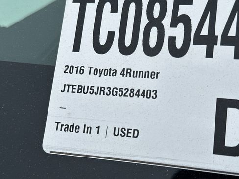 Used 2016 Toyota 4Runner SR5 AWD/4WD image 2