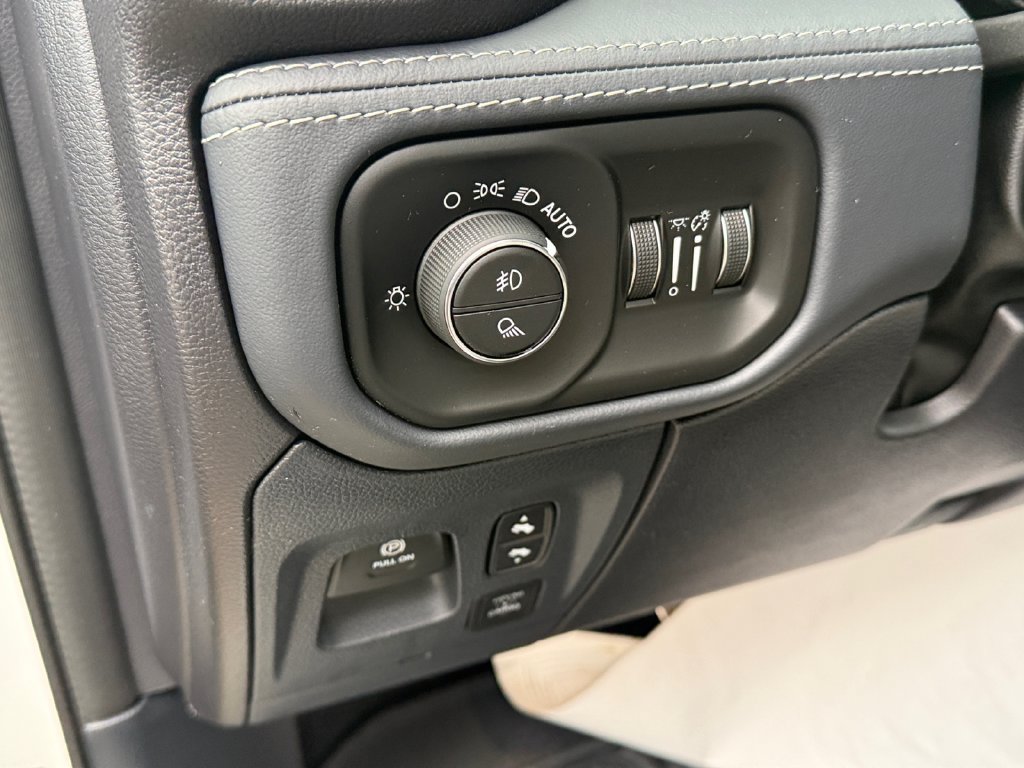 Used 2024 RAM 1500 Limited AWD/4WD image 19