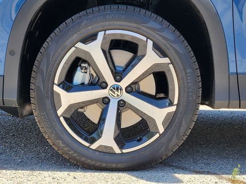 New 2026 Volkswagen Tiguan SE AWD/4WD image 9