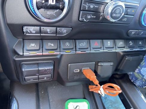 Used 2020 GMC Sierra 1500 Denali w/ Denali Ultimate Package image 13