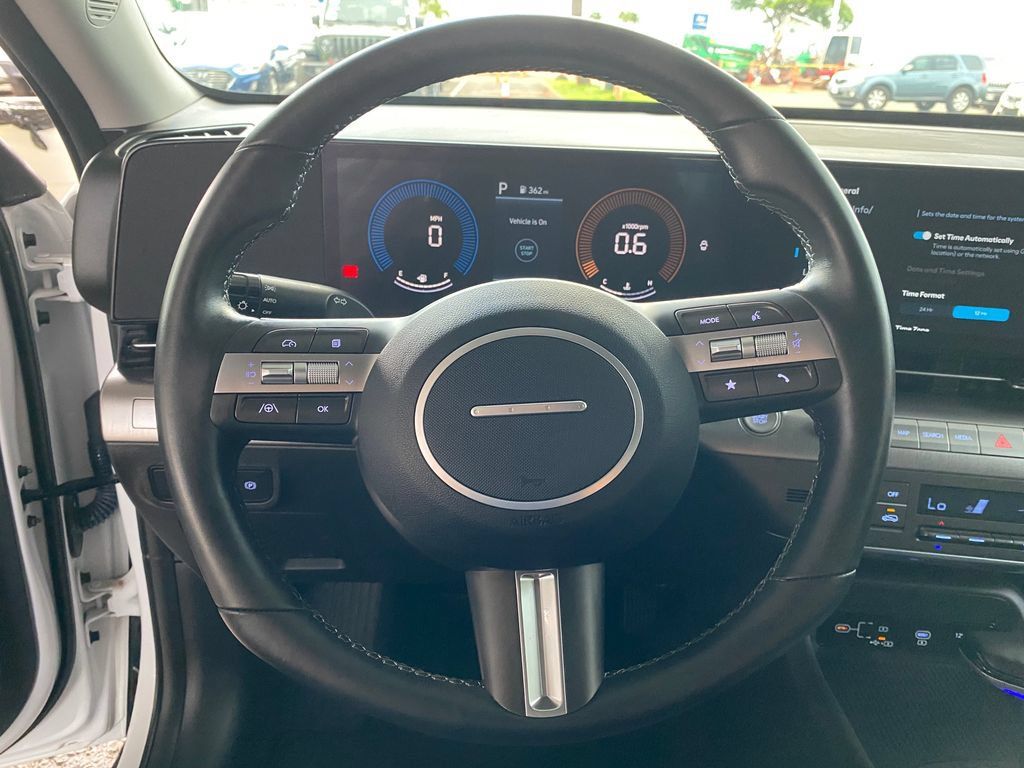 Used 2025 Hyundai Kona SEL FWD image 14