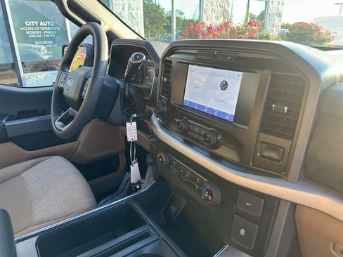 Used 2021 Ford F150 XLT w/ Trailer Tow Package RWD image 12