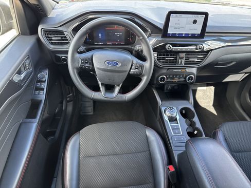 Used 2025 Ford Escape ST-Line AWD/4WD image 7