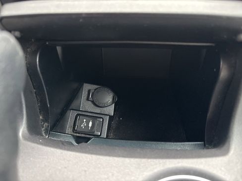 Used 2016 Toyota Camry LE image 18