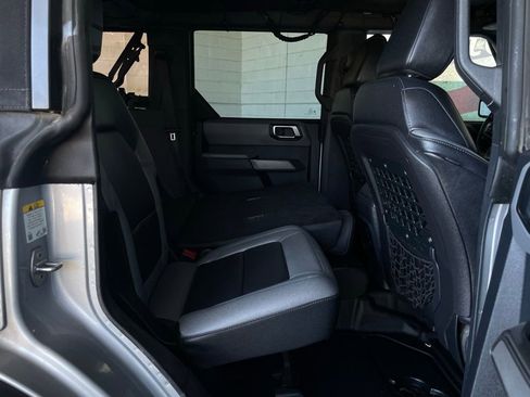 Used 2022 Ford Bronco Black Diamond image 16