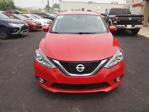 Used 2017 Nissan Sentra SR w/ Driver's Assist Package FWD image 4