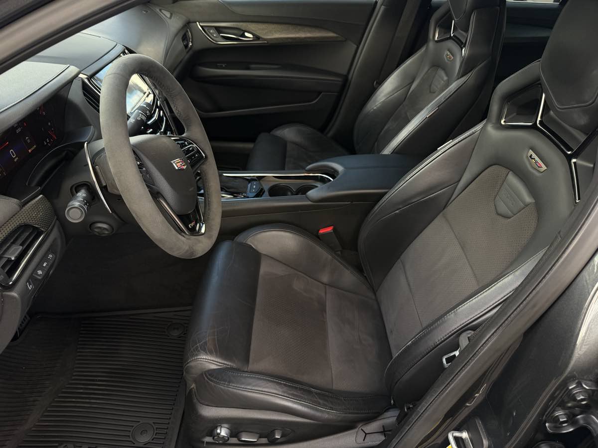 Used 2016 Cadillac ATS V w/ Luxury Package RWD image 14