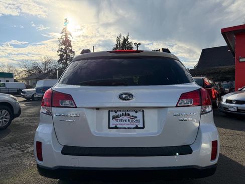 Used 2013 Subaru Outback 3.6R Limited image 11