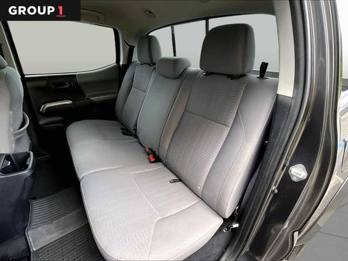 Used 2019 Toyota Tacoma SR5 AWD/4WD image 21