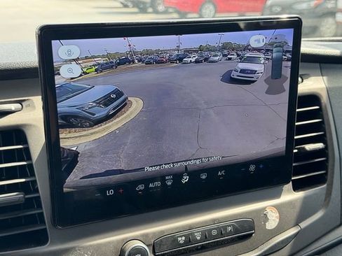 Used 2022 Ford Transit 350 XLT image 25