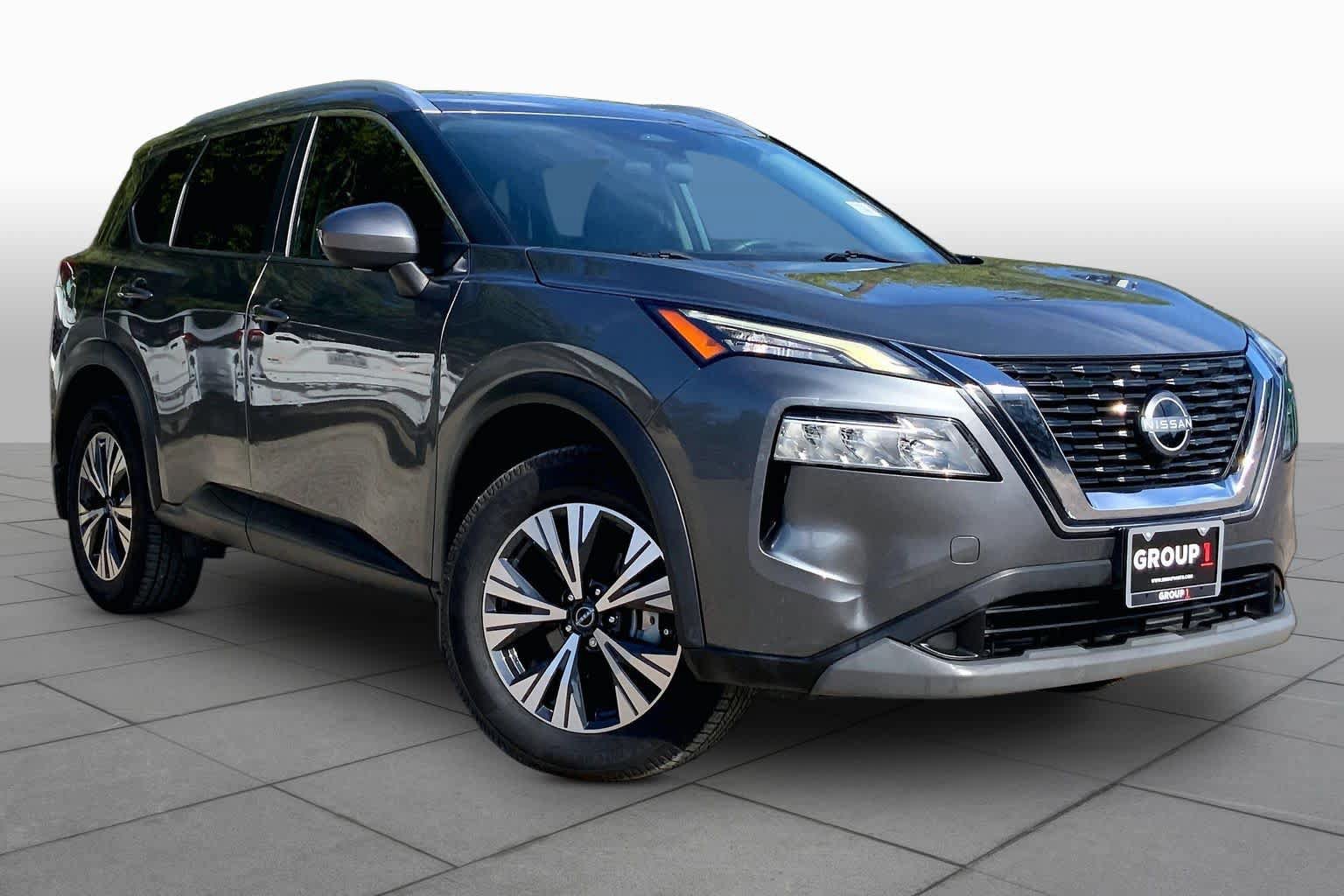 Used 2023 Nissan Rogue SV w/ SV Premium B Package FWD image 3