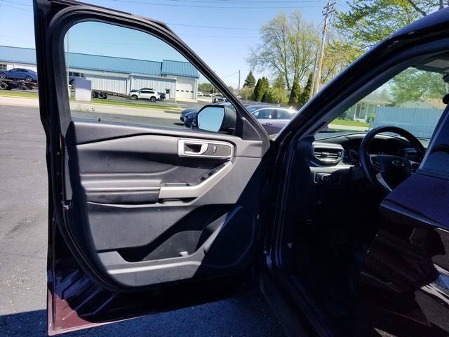 Certified 2023 Ford Explorer XLT w/ Equipment Group 202A AWD/4WD image 9