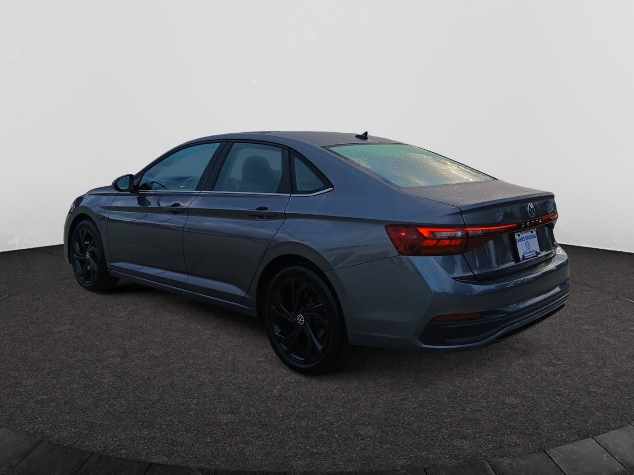 Certified 2026 Volkswagen Jetta SE FWD image 5