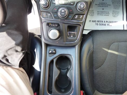 Used 2015 Chrysler 200 S w/ Navigation & Sound Group I FWD image 31