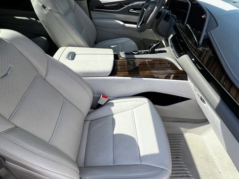 Used 2023 Cadillac Escalade ESV Premium Luxury Platinum w/ LPO, Radiant Package image 43