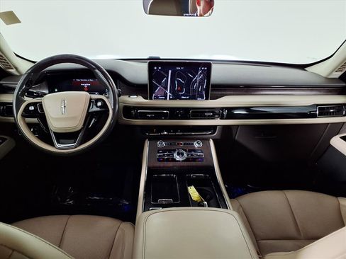 Used 2020 Lincoln Aviator Reserve w/ Class IV Trailer Tow Package image 15
