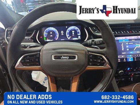 Used 2023 Jeep Grand Cherokee L Summit AWD/4WD image 15
