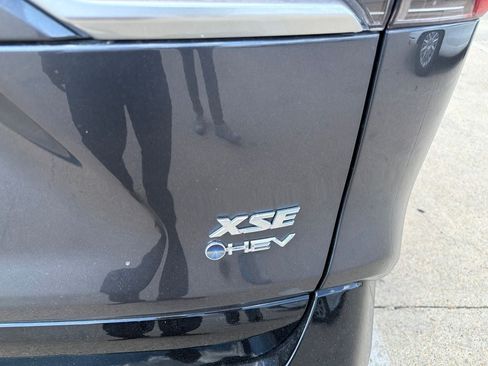Used 2025 Toyota RAV4 XSE AWD/4WD image 7