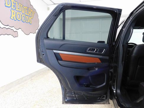 Used 2019 Ford Explorer XLT w/ XLT Desert Copper Package image 70