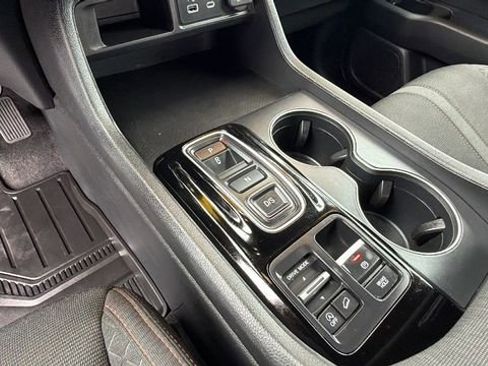 Used 2025 Honda Pilot Sport image 24