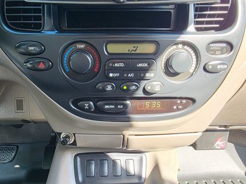 Used 2005 Toyota Sequoia SR5 AWD/4WD image 50