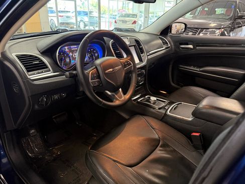 Used 2015 Chrysler 300 Limited image 10