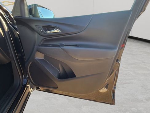 Used 2023 Chevrolet Equinox LT image 52