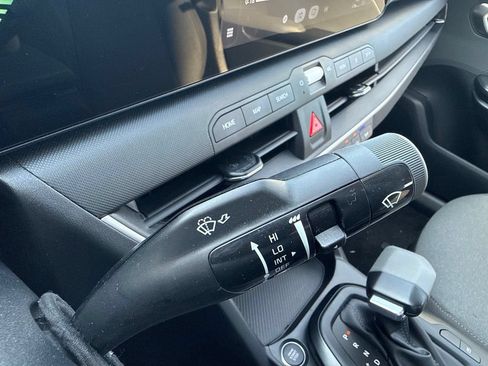 Used 2025 Kia K4 FWD image 27