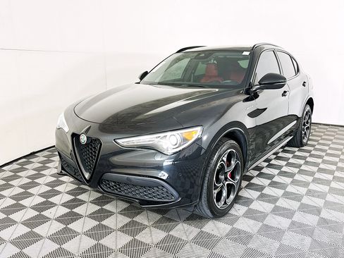 Used 2022 Alfa Romeo Stelvio Veloce AWD/4WD image 7