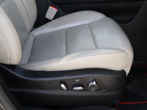 Used 2019 Cadillac XT4 Premium Luxury image 22