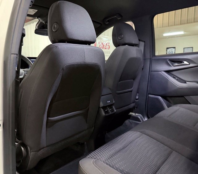 Used 2025 Chevrolet Equinox LT FWD image 11