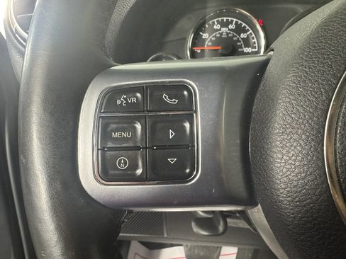 Used 2016 Jeep Wrangler Unlimited Rubicon AWD/4WD image 15