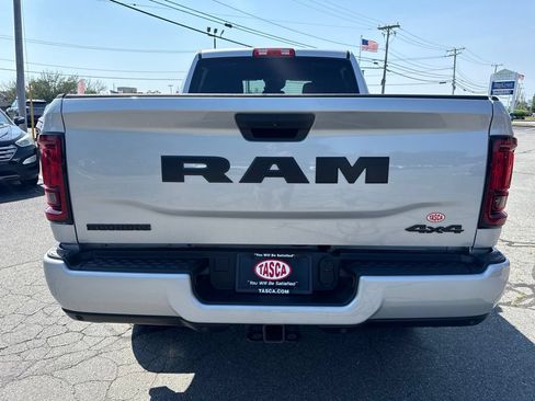 Used 2026 RAM 2500 Big Horn AWD/4WD image 5