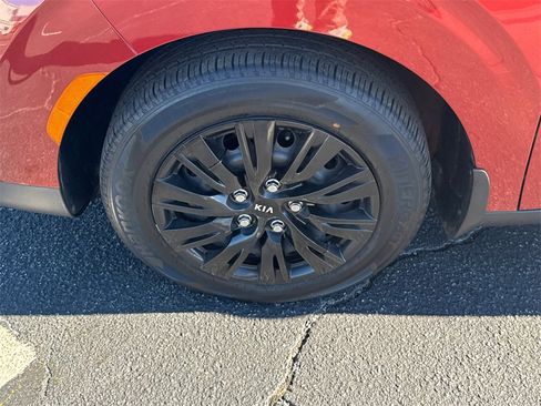 Used 2021 Kia Soul LX image 12