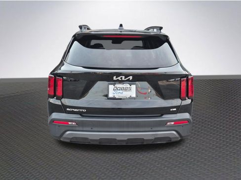 Used 2023 Kia Sorento S w/ Panoramic Sunroof Package AWD/4WD image 6