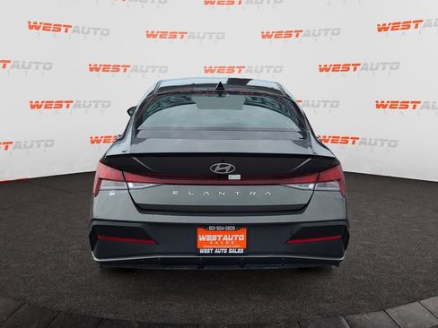 Used 2025 Hyundai Elantra Sport FWD image 4