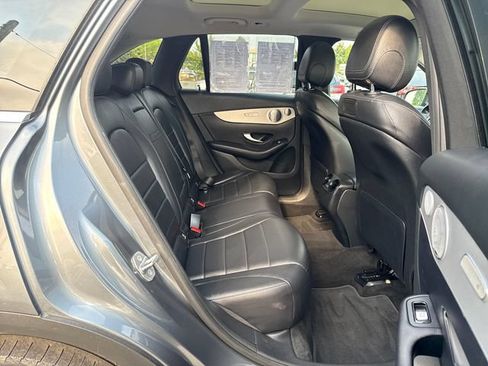 Used 2019 Mercedes-Benz GLC 300 4MATIC image 10