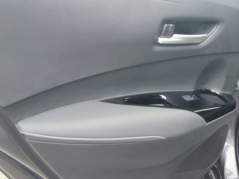 Used 2022 Toyota Corolla SE w/ SE Preferred Package FWD image 15