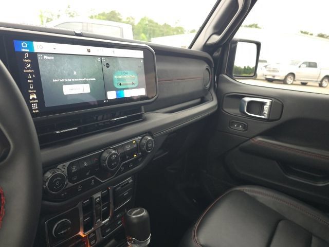 Used 2024 Jeep Gladiator Rubicon AWD/4WD image 26