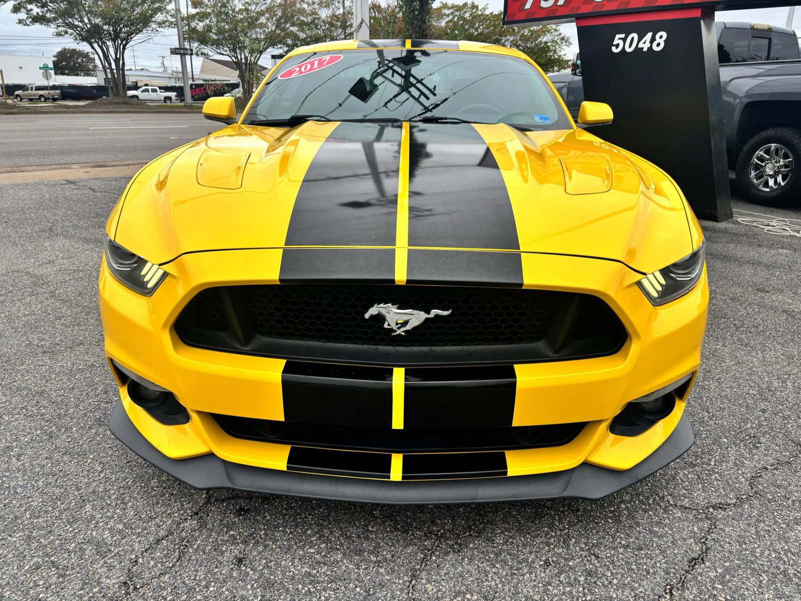 Used 2017 Ford Mustang GT w/ GT Performance Package RWD image 8