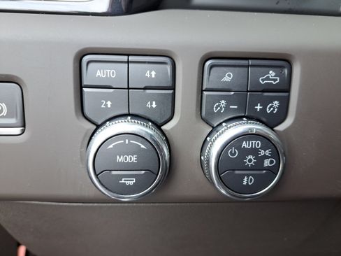Used 2024 GMC Sierra 2500 Denali w/ Technology Package AWD/4WD image 34