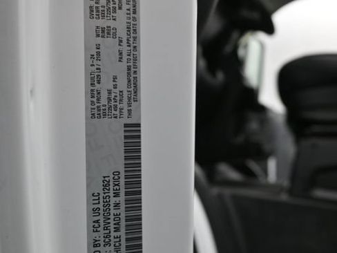 Used 2025 RAM ProMaster 2500 w/ Convenience Group FWD image 18