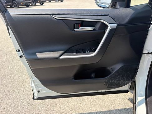 Used 2021 Toyota RAV4 XSE w/ XSE Grade Weather Package AWD/4WD image 9