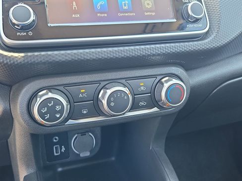 Certified 2025 Nissan Kicks Play S FWD image 20
