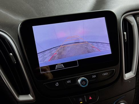 Used 2023 Chevrolet Malibu LT image 3