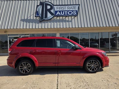 Used 2018 Dodge Journey SE w/ Connectivity Group FWD image 9