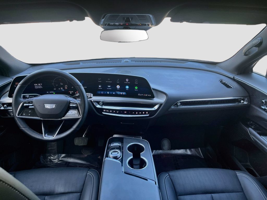 Used 2025 Cadillac Lyriq Sport AWD/4WD image 24
