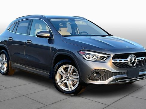 Used 2023 Mercedes-Benz GLA 250 4MATIC w/ Premium Package image 2