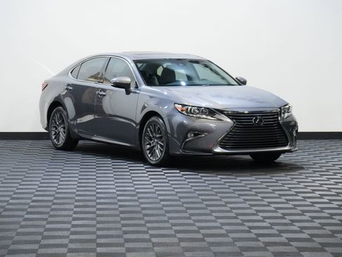 Used 2018 Lexus ES 350 w/ Navigation System Package FWD image 5
